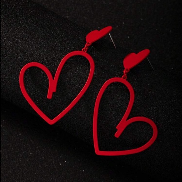 Red Heart Dangle Earrings - Picture 4 of 5